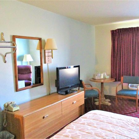 Sunset Inn Williamsburg Εξωτερικό φωτογραφία